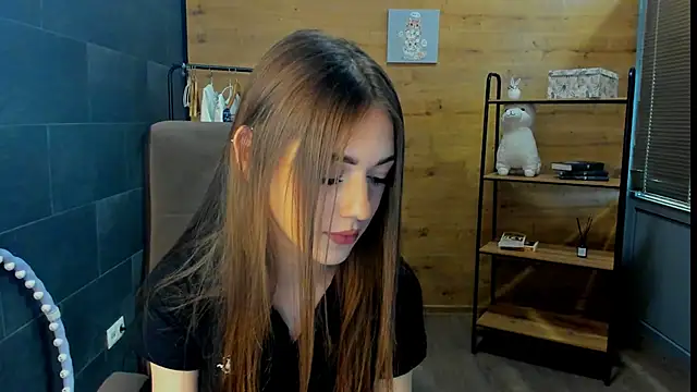EricaaHerrera online show from 4, 6, 2026
