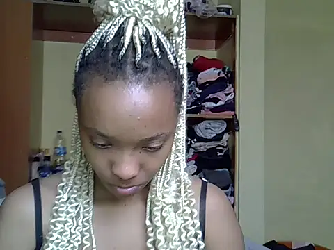 Snapshot of pretty_jazminee1 chatting on 19, 5, 2026 pretty jazminee1 online show from 19, 5, 2026