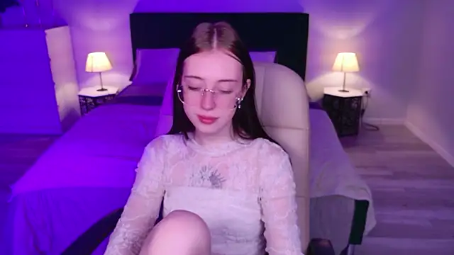 Snapshot of AlexisBliss chatting on 13, 6, 2026 AlexisBliss online show from 13, 6, 2026