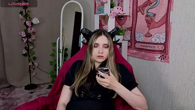 NocturneHuntress online show from 26, 6, 2026