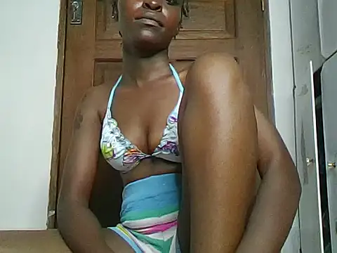 Snapshot of petiteprettygal chatting on 8, 7, 2026 petiteprettygal online show from 8, 7, 2026