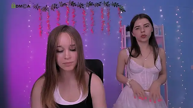 Snapshot of lyra_desire chatting on 25, 6, 2026 lyra desire online show from 25, 6, 2026