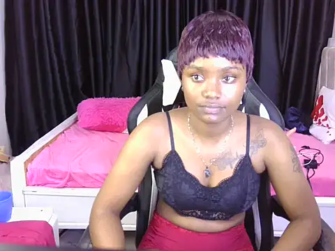 Snapshot of Queen_lyla01 chatting on 21, 5, 2026 Queen lyla01 online show from 21, 5, 2026