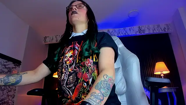 EvangelineJoness online show from 9, 6, 2026