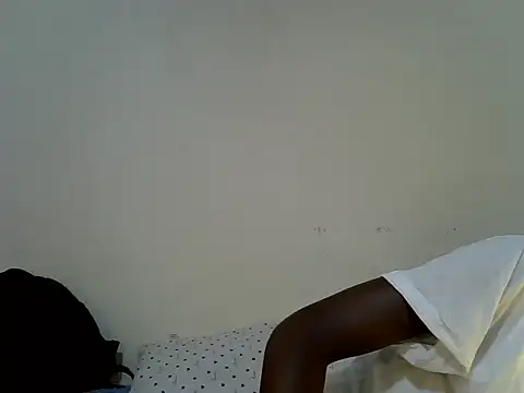 Snapshot of PetiteMelaninn chatting on 23, 6, 2026 PetiteMelaninn online show from 23, 6, 2026