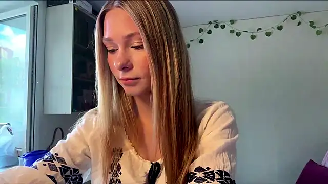 Snapshot of JulietFekete chatting on 24, 5, 2026 JulietFekete online show from 24, 5, 2026