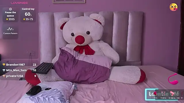 Snapshot of ORIANNA_21 chatting on 6, 6, 2026 ORIANNA 21 online show from 6, 6, 2026