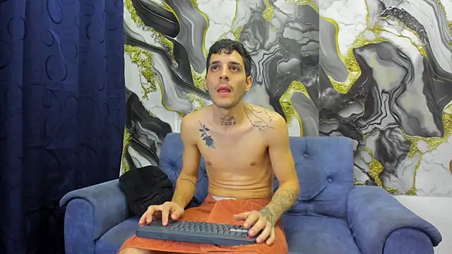 Snapshot of boy_max_latin chatting on 5, 6, 2026 boy max latin online show from 5, 6, 2026