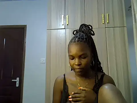 Snapshot of beauty_in_black chatting on 20, 5, 2026 beauty in black online show from 20, 5, 2026