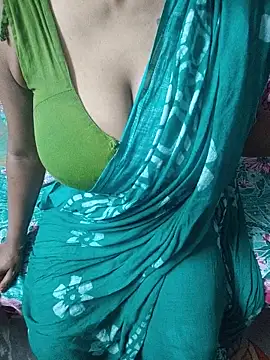 Snapshot of radhikagupta345 chatting on 28, 5, 2026 radhikagupta345 online show from 28, 5, 2026