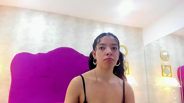 Snapshot of AlexaGill chatting on 4, 7, 2026 AlexaGill online show from 4, 7, 2026