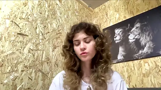 Snapshot of HarmonyShulman chatting on 22, 5, 2026 HarmonyShulman online show from 22, 5, 2026