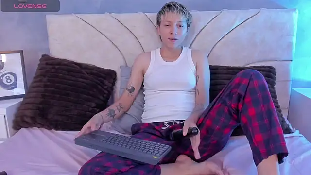 Snapshot of vane_grey chatting on 6, 6, 2026 vane grey online show from 6, 6, 2026