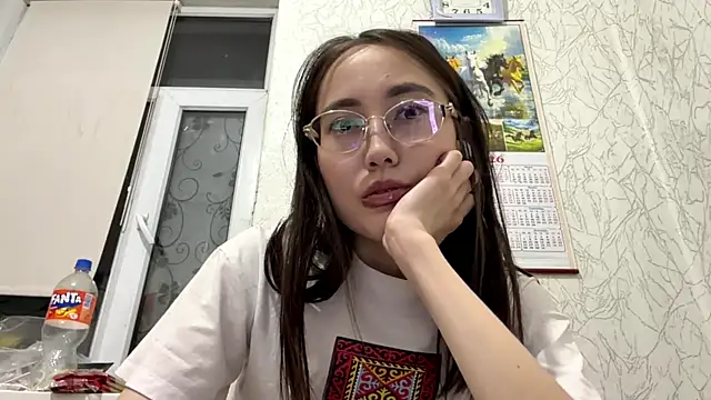 Snapshot of VickieTrudo chatting on 5, 6, 2026 VickieTrudo online show from 5, 6, 2026