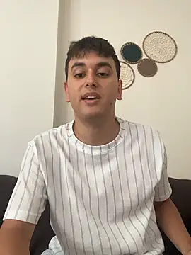 imjustaboyy1 online show from 17, 7, 2026