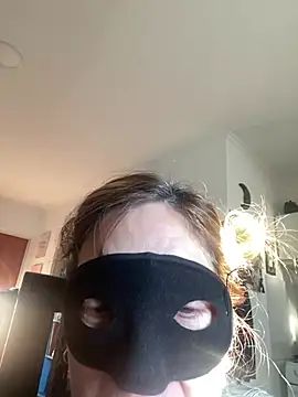 lulupiecitosamor online show from 25, 6, 2026