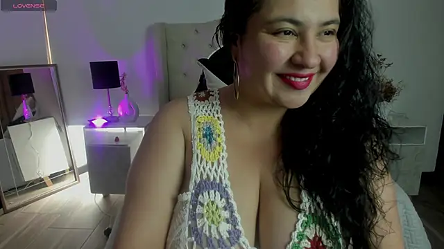 Snapshot of JadeBellee chatting on 12, 6, 2026 JadeBellee online show from 12, 6, 2026