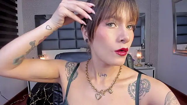 Snapshot of Mrs_Regina_clk chatting on 10, 7, 2026 Mrs Regina clk online show from 10, 7, 2026
