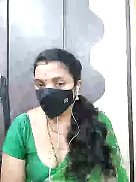 Snapshot of Leela_555 chatting on 28, 5, 2026 Leela 555 online show from 28, 5, 2026