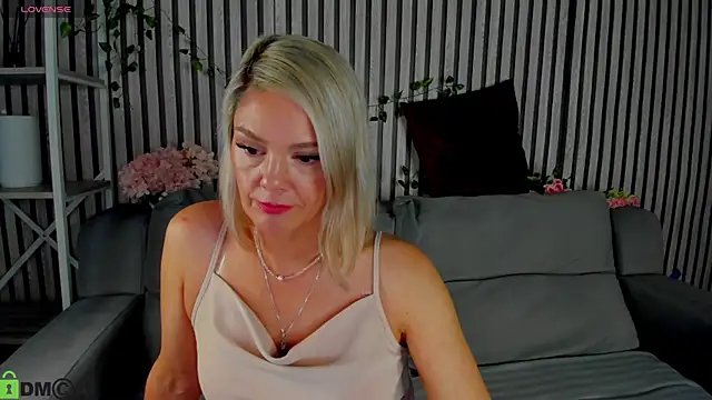 Snapshot of Betty_Brock chatting on 2, 6, 2026 Betty Brock online show from 2, 6, 2026