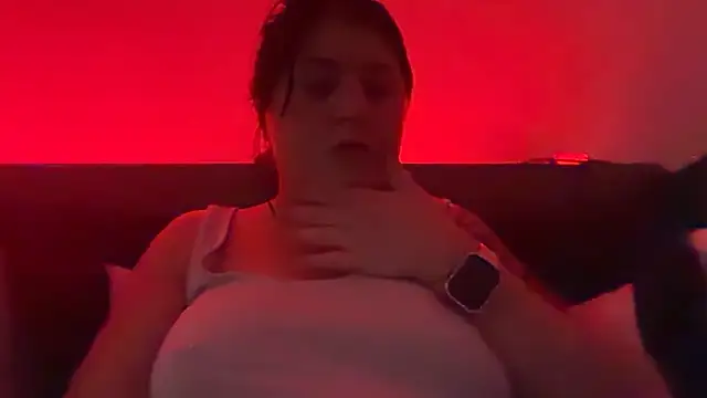 Snapshot of LucyLou31 chatting on 15, 6, 2026 LucyLou31 online show from 15, 6, 2026
