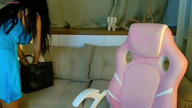 Snapshot of Rose_Desiree chatting on 26, 6, 2026 Rose Desiree online show from 26, 6, 2026
