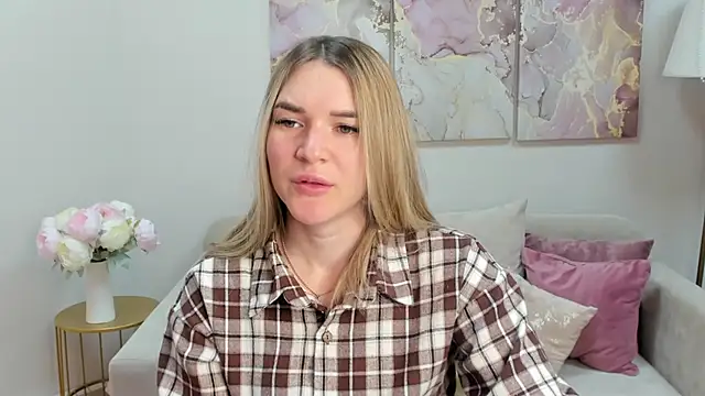 RoxyReignn online show from 28, 6, 2026