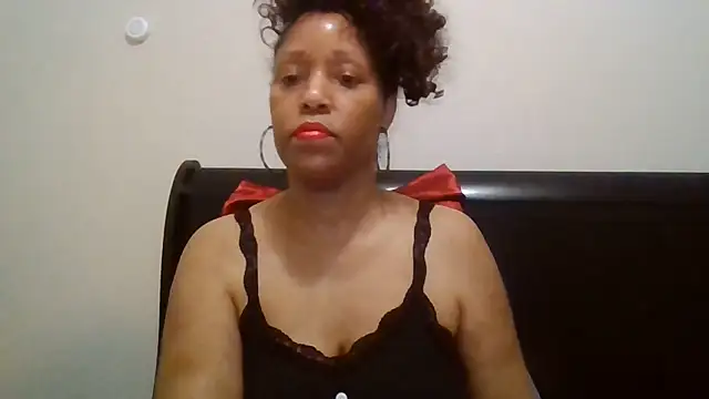 MsDeeLive online show from 27, 5, 2026