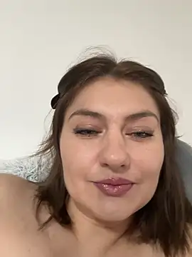 Snapshot of babyella13 chatting on 28, 6, 2026 babyella13 online show from 28, 6, 2026