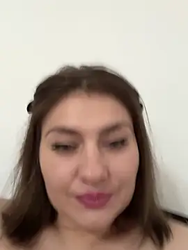 Snapshot of babyella13 chatting on 1, 7, 2026 babyella13 online show from 1, 7, 2026
