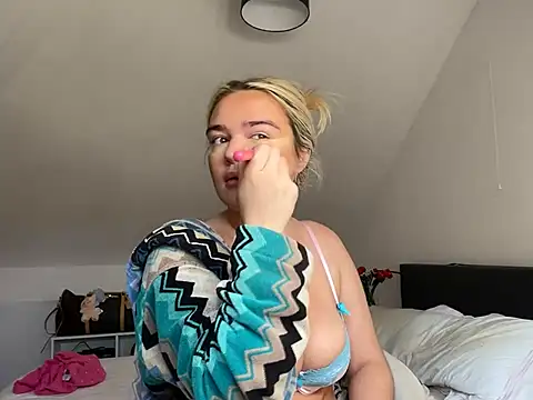 Snapshot of Annaox chatting on 15, 7, 2026 Annaox online show from 15, 7, 2026