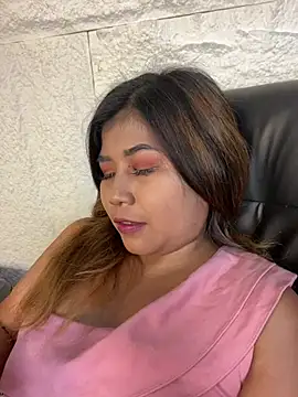 LyraMilano online show from 1, 7, 2026