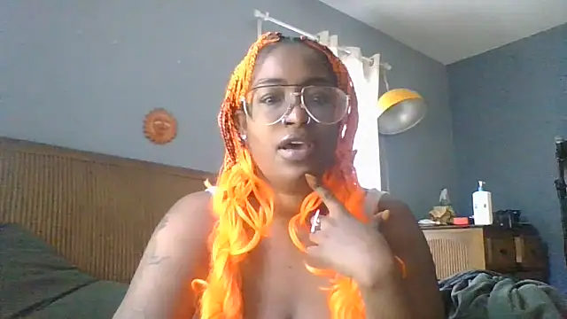 Snapshot of CloverGirlxo chatting on 1, 6, 2026 CloverGirlxo online show from 1, 6, 2026