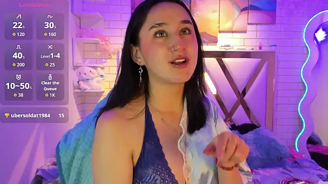 Snapshot of Lua_bloom_ chatting on 7, 7, 2026 Lua bloom online show from 7, 7, 2026