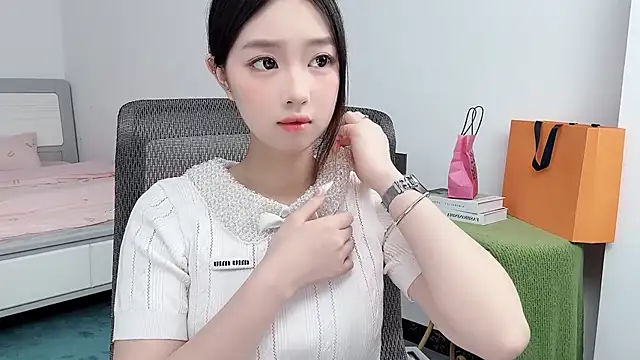 Yoyo33355 online show from 11, 6, 2026