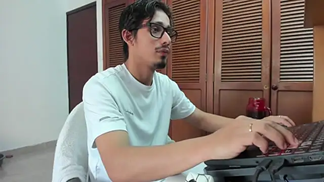 Snapshot of SrIncognito666 chatting on 2, 7, 2026 SrIncognito666 online show from 2, 7, 2026