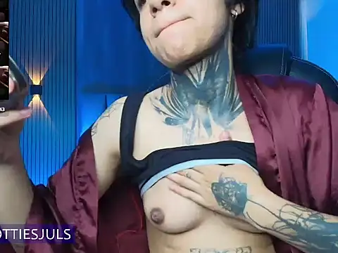 Snapshot of hottiesjuls chatting on 13, 7, 2026 hottiesjuls online show from 13, 7, 2026