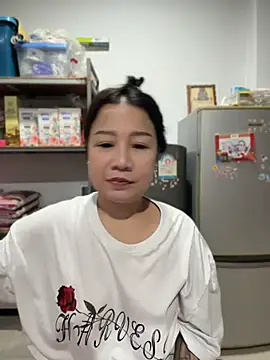 Snapshot of LINDA_HD chatting on 4, 7, 2026 LINDA HD online show from 4, 7, 2026