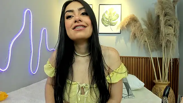 Snapshot of CARLA_FERRERM chatting on 5, 6, 2026 CARLA FERRERM online show from 5, 6, 2026