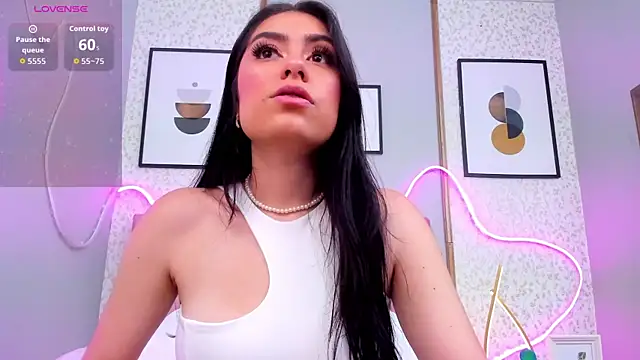 Snapshot of CARLA_FERRERM chatting on 18, 6, 2026 CARLA FERRERM online show from 18, 6, 2026