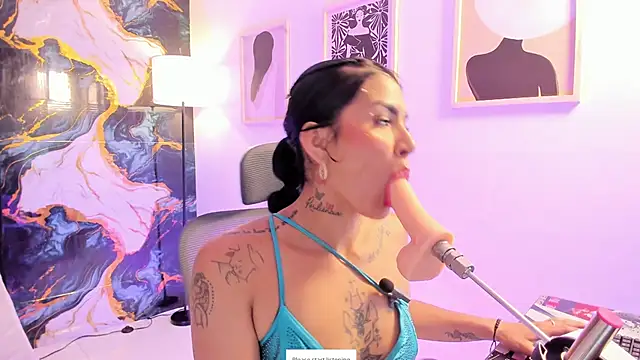 Snapshot of Alanna_Wild chatting on 8, 6, 2026 Alanna Wild online show from 8, 6, 2026