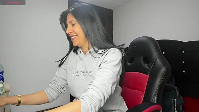 Snapshot of Samantha01_Rosse01 chatting on 17, 6, 2026 Samantha01 Rosse01 online show from 17, 6, 2026
