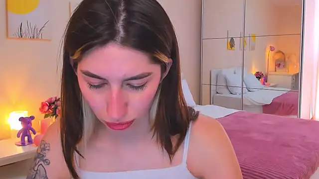 Snapshot of mood_bery chatting on 28, 5, 2026 mood bery online show from 28, 5, 2026