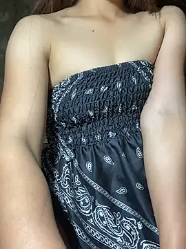 Nhinhi su online show from 18, 6, 2026
