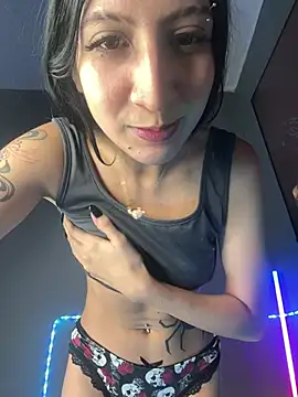 Snapshot of Naaria_ chatting on 12, 6, 2026 Naaria online show from 12, 6, 2026