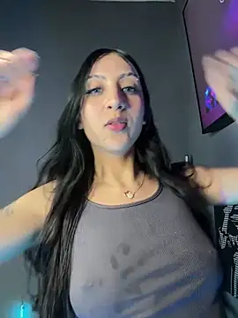 Snapshot of Naaria_ chatting on 17, 6, 2026 Naaria online show from 17, 6, 2026