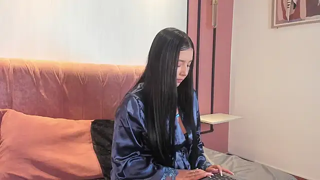 Snapshot of SkyCollins chatting on 27, 5, 2026 SkyCollins online show from 27, 5, 2026