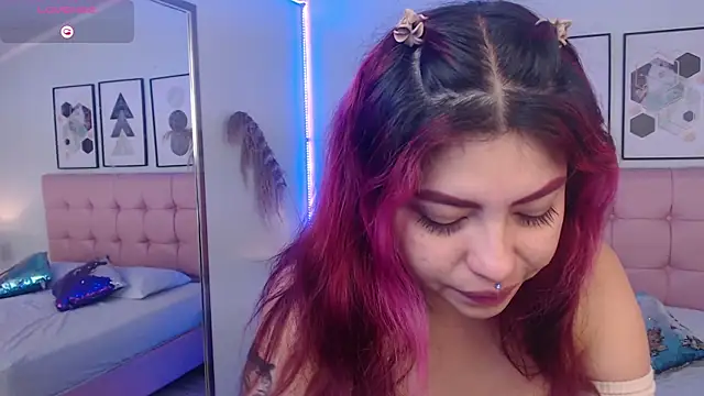 LilMoon  online show from 11, 7, 2026