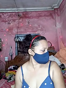 Snapshot of MoonLusty chatting on 3, 6, 2026 MoonLusty online show from 3, 6, 2026
