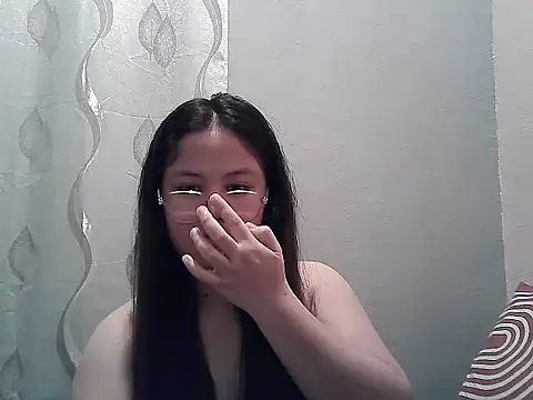Snapshot of ThePrettySecret chatting on 27, 6, 2026 ThePrettySecret online show from 27, 6, 2026